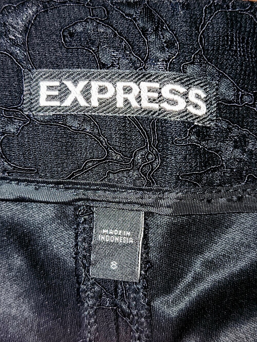 Express Black Formal Floral Lace Shorts - Picture 5 of 7